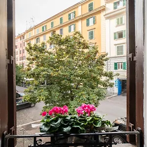 domus-pietrae.it-romehotels.com/