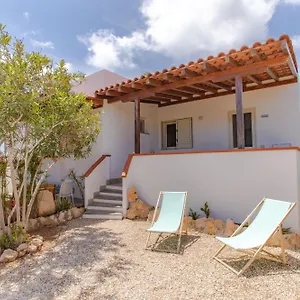 https://villa-casa-giulia-a-cala-croce.sicilyhotelsitaly.net
